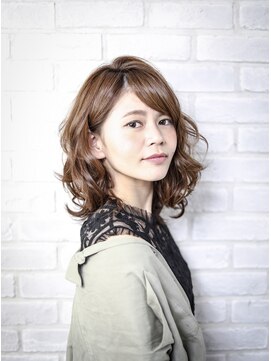 シルベット(Silvet) 大人カジュアルなフェミニンミディー