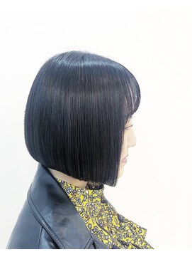 e.m.a プレミアムビューティーサロン 栄駅店(e.m.a PREMIUM BEAUTY SALON) 王道切りっぱなしボブ/前下がりボブ