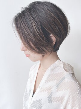 モリオフロムロンドン 原宿本店(morio from London) 【モリオ原宿】丸みショートボブ　前髪なし　ハイライトカラー