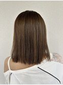 切りっぱなしボブ　ラテベージュ