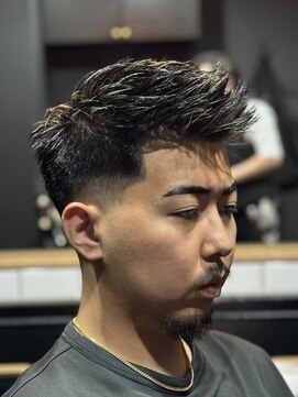 ハイライト　ブリーチ　フェード　メンズ