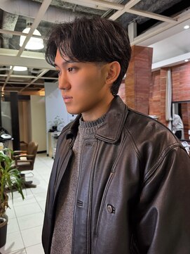 メンズサロンバムオム 名古屋栄店(MEN’S SALON BAMM HOMME) 【大人の軽さ】ニュアンスセンターパートで抜け感アップ