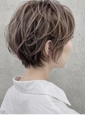 カット+ルーズな質感の立体感パーマ