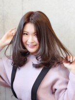 ヘアサロン シロップ(Hair Salon Syrup) 『オトナ女子のワンカールミディ』x『プラチナカーキアッシュ』