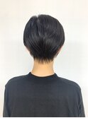 小顔ショート/ショートヘア/耳かけ/ハンサムショート/黒髪/