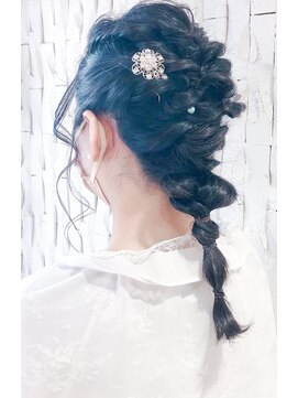 美容室 ロジェ(Roje) 編みおろしアレンジ