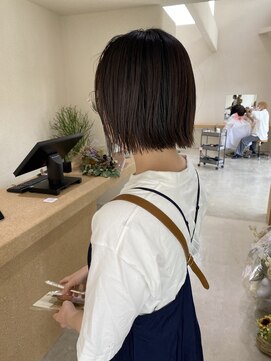 キュー(que) ぱつんとお洒落なミニボブ