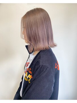 ピフデザイン(pifdesign) 薄めベージュ×パツっとボブ