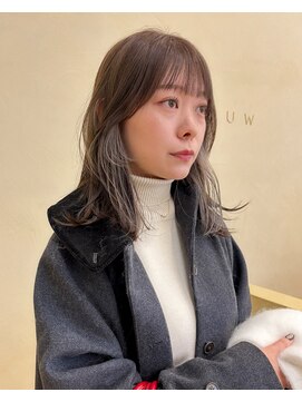 スニュウ(snuw) 切りっぱなしボブ小顔カットグレージュインナーカラー