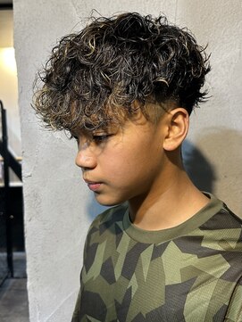 ニアウ 高崎店(Niau) スペインカールメンズパーマ外国人風パーマメンズパーマ高崎眉毛