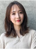 薄めバングが可愛いミディアムボブ