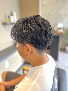 ジンビ(JINBI) フェザーパーマ、ラルフカール