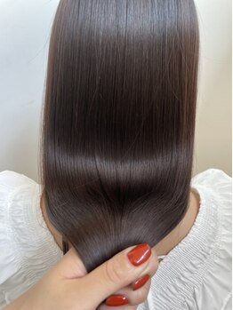 ピカイチ 上通店(pikA icHi)の写真/≪圧倒的なツヤ美髪≫厳選されたトリートメントで、抜群の艶と潤いを実現！芯から潤い毛先までまとまる艶髪