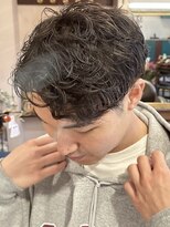 ヘアーグロウ 20代波巻きパーマメンズマッシュスパイラルパーマツーブロック