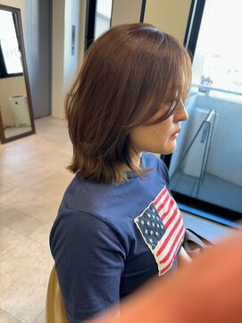 アローム(alom) ミディアム×ベージュ