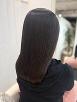 ウミネコ美容室 センター北hanare店(Umineko美容室)&nbsp;ナチュラルカラーで上品に艶セミロング