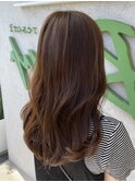 透け感たっぷりのオリーブベージュ