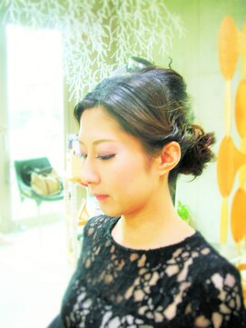 サロン ド ラート(salon de L'art) セレブ風ルーズアレンジ♪