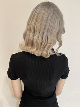 アライブ ハラジュク(ALIVE harajuku) ホワイトベージュ