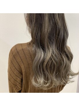 ルク(Luc) グレージュグラデーションカラー