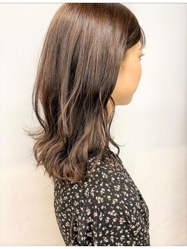ロフト プロデュースドバイウシワカマル(loft produced by ushiwakamaru) イルミナカラー×2021おすすめベージュ系カラー