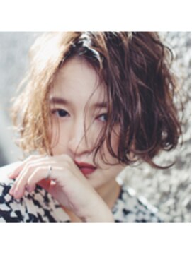 ミットバイツリー 新宿南口(mit by tree) ハイライトカーキグレージュミックスウェーブボブ