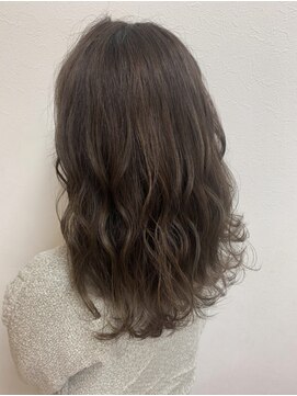 パザパ 交り江店(PA.ZA.PA.) ピスタチオベージュ/韓国風巻き髪セミロング/20代30代40代