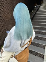 アオ(ao.)&nbsp;合計ブリーチ2回で叶えるハイトーン　ペールブルー　水色カラー