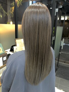 リノナ(Linona) ロングショートワンカールパーマカーキグレージュ前髪錦糸町