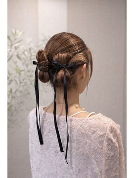 モゴイケブクロ(MOGO IKEBUKURO) 結婚式/お呼ばれに◎リボン風カチモリアレンジ