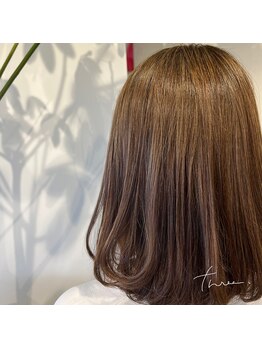 スリー ナカノシマ(three. Nakanoshima)の写真/大人女性の悩みに寄り添う☆30代からの白髪染めは、お洒落染めで染めるグレイカラーがおすすめ!♪