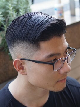 ザチョップショップ キチジョウジ(THE CHOP SHOP KICHIJOJI) サイドパートスキンフェードカットシェービング吉祥寺理容室