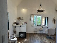 ミロン(MILON)の雰囲気（アンティークな店内。まるで洋書の中の世界でお客様は貴方だけ）