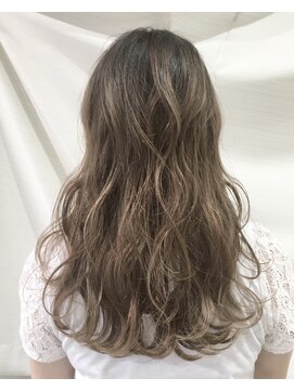 アービング(a'bing) 外国人風カラー ハイライトアッシュベージュ〔西院店〕