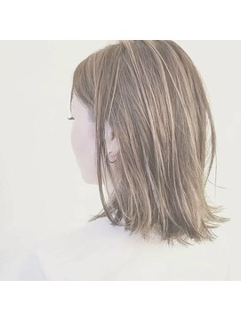 アルシュ サイト(ARCHE saito) ハイライトミディアムボブ