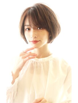 レウナ 外苑前(Reuna) 大人可愛く決まる　ひし形ショートボブ　３０代４０代５０代
