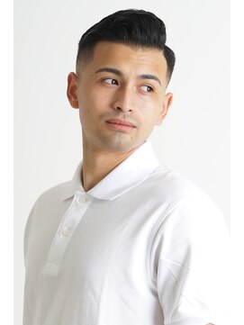 にもう サイドパートショートスキンフェードバーバースタイルN3