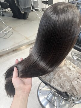 アルテ(ARTE) 【ARTE表参道/青山】大人可愛いレイヤー×グレーベージュ