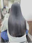 黒髪サラツヤロング  ナチュラルストレートヘア 小顔 前髪なし