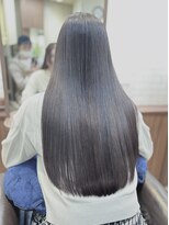 ヘアケアアンドヘアデザイン リベール(L:belle)&nbsp;黒髪サラツヤロング  ナチュラルストレートヘア 小顔 前髪なし