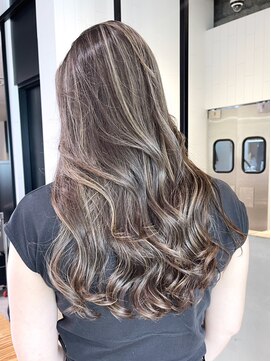 アイティー バイ アルバム 浦和店(IT by ALBUM) グレージュカラーグレーベージュレイヤーカット_ba522371