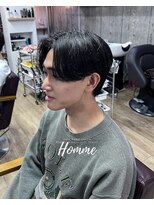 オムファミーユラグ(homme, famille raugh) 前下がりセンターパート