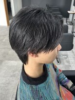 ヒュイル バイ ニアウ(Hwyl by Niau) センターパートメンズカット縮毛矯正ストレートパーマニュアンス