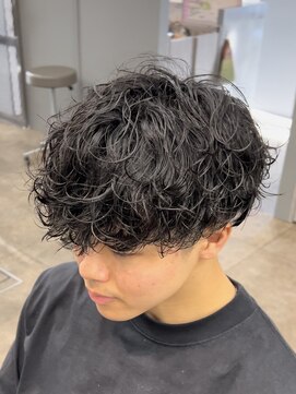 ノイセル 西本町(Noisyle) 無造作波巻きシャドウメンズマッシュ