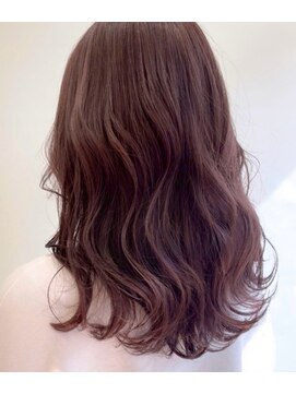 ファムバイアヴァンス(Femme by AVANCE.) ハイライトカラー透け感ラテウェーブ