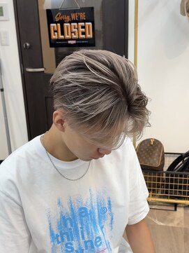 ファミリア 新宿(familiar) 欧風バレイヤージュ