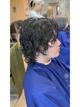 モアムー(Moremuu) 【長尾】ウルフベース×パーマ