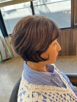 ビハインドザカーテン(BEHIND THE CURTAIN) くせ毛を活かしたパーマ風ショートボブ×アンブレラカラー