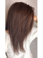 ラトリエ ブロカント 立川北口店(L'atelier BROCANTE)&nbsp;マーメイドアッシュ 斜めバング ロング ベージュカラー