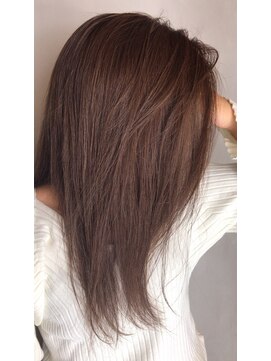 ラトリエ ブロカント 立川北口店(L'atelier BROCANTE) マーメイドアッシュ 斜めバング ロング ベージュカラー